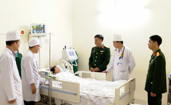 Bệnh viện Qu&acirc;n y 5: Tận tụy phục vụ, kh&ocirc;ng ngừng vươn l&ecirc;n