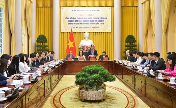 C&ocirc;ng bố Lệnh của Chủ tịch nước về Luật Đất đai (sửa đổi) v&agrave; Luật C&aacute;c tổ chức t&iacute;n dụng (sửa đổi)