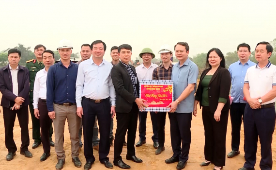 L&atilde;nh đạo huyện Nho Quan thăm, động vi&ecirc;n sản xuất đầu năm