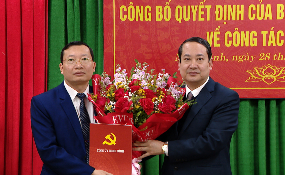 C&ocirc;ng bố Quyết định của Ban Thường vụ Tỉnh uỷ về c&ocirc;ng t&aacute;c c&aacute;n bộ
