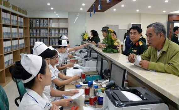 Bộ Y tế vừa b&atilde;i bỏ 12 thủ tục h&agrave;nh ch&iacute;nh kh&aacute;m chữa bệnh, trong đ&oacute; c&oacute; giấy kh&aacute;m sức khoẻ