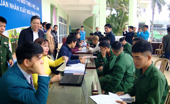 Th&agrave;nh phố Ninh B&igrave;nh đ&oacute;n nhận v&agrave; tư vấn, giới thiệu việc l&agrave;m cho qu&acirc;n nh&acirc;n xuất ngũ