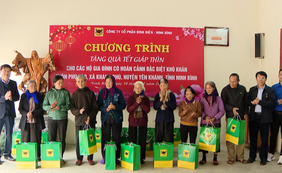 ​C&ocirc;ng ty Cổ phần Ph&acirc;n b&oacute;n B&igrave;nh Điền - Ninh B&igrave;nh tặng qu&agrave; Tết cho hộ ngh&egrave;o