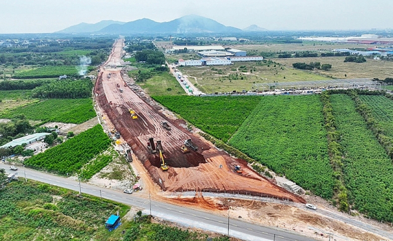 Quyết liệt th&aacute;o gỡ kh&oacute; khăn về định mức, vật liệu cho c&aacute;c c&ocirc;ng tr&igrave;nh giao th&ocirc;ng trọng điểm