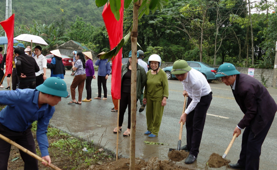 Hội N&ocirc;ng d&acirc;n th&agrave;nh phố Tam Điệp ph&aacute;t động Tết trồng c&acirc;y Xu&acirc;n Gi&aacute;p Th&igrave;n