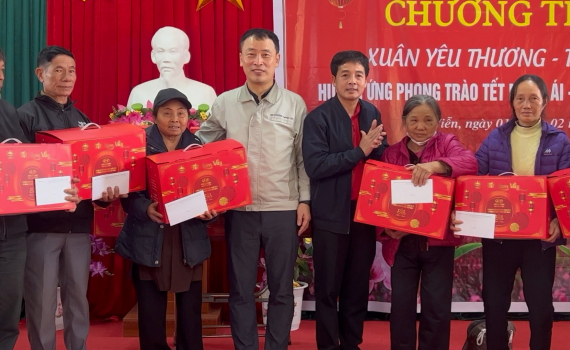 Chương tr&igrave;nh "Xu&acirc;n y&ecirc;u thương - Tết sẻ chia" tại Gia Viễn