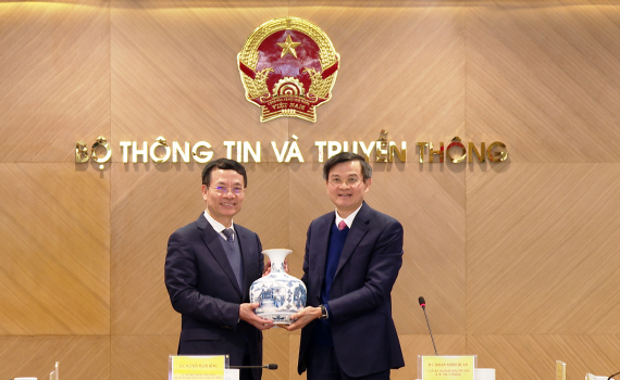 Đo&agrave;n c&ocirc;ng t&aacute;c của tỉnh Ninh B&igrave;nh l&agrave;m việc với Bộ Th&ocirc;ng tin v&agrave; Truyền th&ocirc;ng