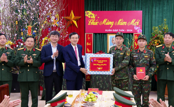 C&aacute;c đồng ch&iacute; l&atilde;nh đạo tỉnh Ninh B&igrave;nh thăm, động vi&ecirc;n c&aacute;c đơn vị trực Tết Nguy&ecirc;n đ&aacute;n Gi&aacute;p Th&igrave;n 2024