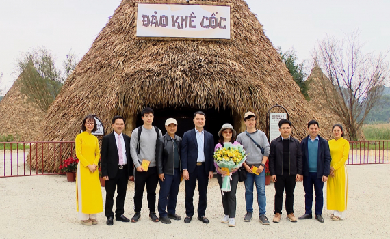 Đ&oacute;n những vị kh&aacute;ch đầu ti&ecirc;n &ldquo;x&ocirc;ng đất&rdquo; du lịch Ninh B&igrave;nh