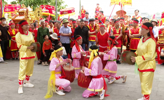 Lễ hội truyền thống l&agrave;ng Y&ecirc;n Xuy&ecirc;n