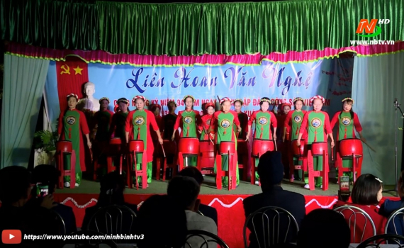 Li&ecirc;n hoan văn nghệ mừng Đảng, mừng Xu&acirc;n tại x&atilde; Ninh An