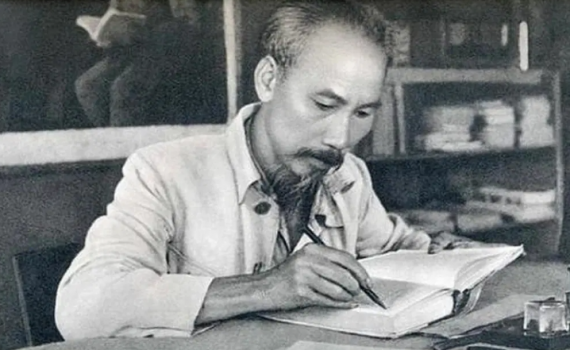 &ldquo;N&acirc;ng cao đạo đức c&aacute;ch mạng, qu&eacute;t sạch chủ nghĩa c&aacute; nh&acirc;n&rdquo;