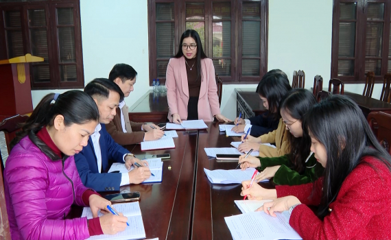 Y&ecirc;n M&ocirc; tập trung g&oacute;p &yacute; x&acirc;y dựng văn kiện Đại hội Đảng bộ huyện