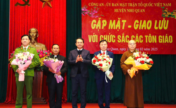 Nho Quan: Gặp mặt, giao lưu với chức sắc c&aacute;c t&ocirc;n gi&aacute;o