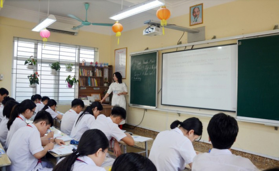 Bộ GD-ĐT: "Tuyệt đối kh&ocirc;ng để việc ngừng dạy th&ecirc;m m&agrave; bu&ocirc;ng lỏng việc hỗ trợ học sinh cuối cấp &ocirc;n thi"