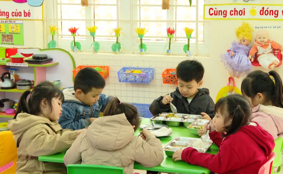 C&aacute;c trường Mầm non tr&ecirc;n địa b&agrave;n huyện Gia Viễn chủ động giữ ấm cho trẻ
