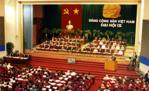 C&aacute;c kỳ đại hội của Đảng v&agrave; những dấu ấn lịch sử - Đại hội lần thứ IX: Ph&aacute;t huy sức mạnh to&agrave;n d&acirc;n tộc, đẩy mạnh c&ocirc;ng nghiệp h&oacute;a, hiện đại h&oacute;a