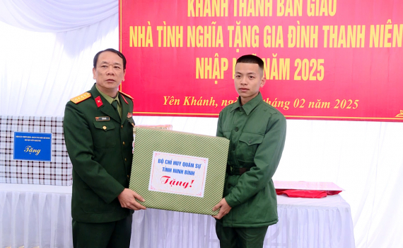 Ban CHQS huyện Y&ecirc;n Kh&aacute;nh b&agrave;n giao nh&agrave; t&igrave;nh nghĩa tặng gia đ&igrave;nh chiến sĩ nhập ngũ