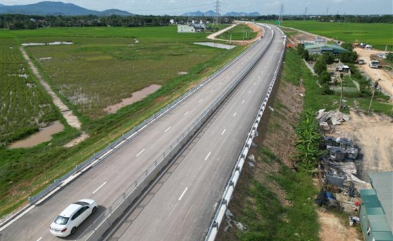 Tăng cường kiểm tra, kịp thời ph&aacute;t hiện khiếm khuyết tr&ecirc;n cao tốc