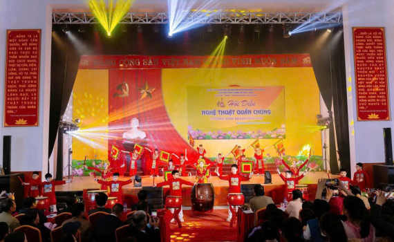 Hội diễn nghệ thuật quần ch&uacute;ng năm 2025 tại phường Ninh Kh&aacute;nh