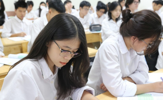 Bộ GDĐT y&ecirc;u cầu thi v&agrave;o lớp 10 kh&ocirc;ng g&acirc;y &aacute;p lực học th&ecirc;m cho học sinh