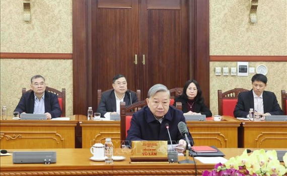 Tổng B&iacute; thư T&ocirc; L&acirc;m chủ tr&igrave; Hội nghị của Ban B&iacute; thư đ&aacute;nh gi&aacute; c&ocirc;ng t&aacute;c tổ chức Tết Ất Tỵ 2025