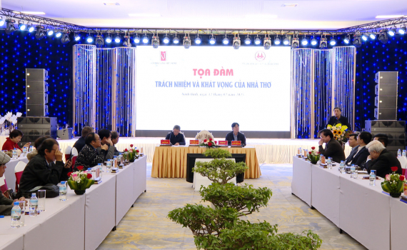 Tọa đ&agrave;m Tr&aacute;ch nhiệm v&agrave; kh&aacute;t vọng của nh&agrave; thơ