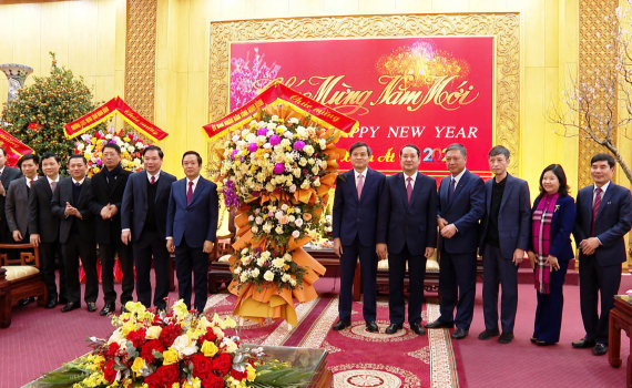 C&aacute;c Đo&agrave;n đại biểu ch&uacute;c mừng Tỉnh ủy Ninh B&igrave;nh nh&acirc;n Kỷ niệm 95 năm Ng&agrave;y th&agrave;nh lập Đảng Cộng sản Việt Nam