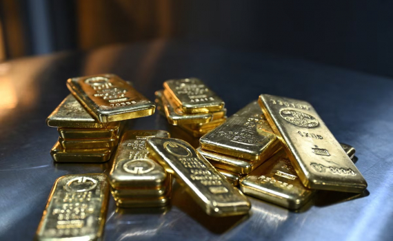 Gi&aacute; v&agrave;ng h&ocirc;m nay 10/2: Tăng khi USD suy yếu, t&acirc;m điểm chuyển sang số liệu việc l&agrave;m Mỹ