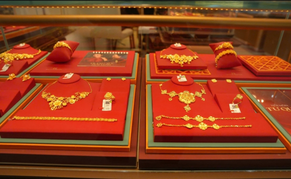 Gi&aacute; v&agrave;ng h&ocirc;m nay (4-2): Tăng sốc