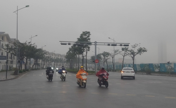 Thời tiết h&ocirc;m nay (13-2): H&agrave; Nội mưa ph&ugrave;n, miền Bắc r&eacute;t buốt v&agrave;o s&aacute;ng sớm