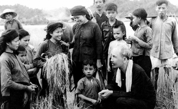 Tư tưởng lấy d&acirc;n l&agrave;m gốc của B&aacute;c Hồ soi s&aacute;ng h&ocirc;m nay