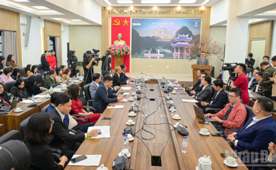 B&aacute;o Nh&acirc;n D&acirc;n ra mắt MV &ldquo;Song From A Secret Garden-Secret Garden in Vietnam&rdquo; quảng b&aacute; du lịch Việt Nam