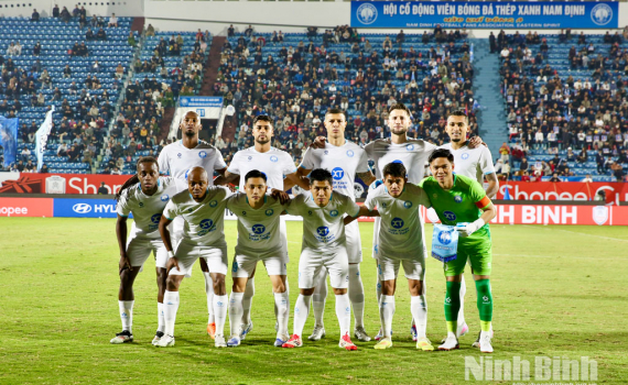 Trận đấu cuối c&ugrave;ng v&ograve;ng bảng C&uacute;p v&ocirc; địch c&aacute;c C&acirc;u lạc bộ Đ&ocirc;ng Nam &Aacute; - Shopee Cup: Th&eacute;p Xanh Nam Định chia điểm với Johor Darul Ta'zim, vững v&agrave;ng ng&ocirc;i nhất bảng B Shopee Cup