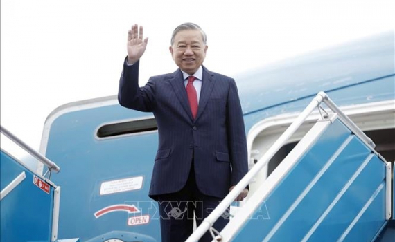 Tổng B&iacute; thư T&ocirc; L&acirc;m l&ecirc;n đường tham dự cuộc họp khai mạc Hội đồng H&ograve;a b&igrave;nh về Gaza tại Hoa Kỳ