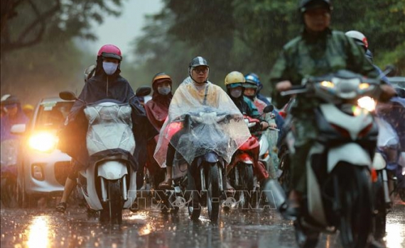 Thời tiết h&ocirc;m nay (18-2): Kh&ocirc;ng kh&iacute; lạnh g&acirc;y mưa tại Bắc Bộ v&agrave; Bắc Trung Bộ
