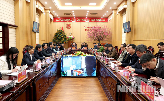  Lễ Ph&aacute;t động c&aacute;c phong tr&agrave;o thi đua &ldquo;Đổi mới s&aacute;ng tạo, ph&aacute;t triển khoa học, c&ocirc;ng nghệ, chuyển đổi số, chuyển đổi xanh&rdquo; v&agrave; &ldquo;Ph&aacute;t triển doanh nghiệp tư nh&acirc;n, n&acirc;ng cao hiệu quả doanh nghiệp nh&agrave; nước&rdquo;