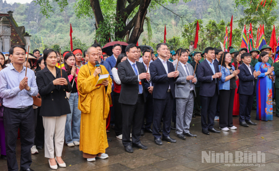 Khai mạc Lễ hội truyền thống Động Hoa Lư năm 2026