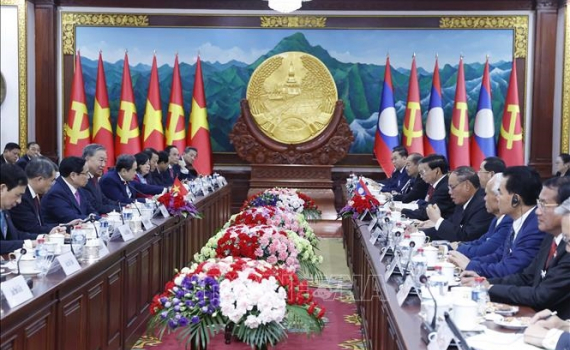 Tổng B&iacute; thư T&ocirc; L&acirc;m hội đ&agrave;m với Tổng B&iacute; thư, Chủ tịch nước L&agrave;o Thongloun Sisoulith