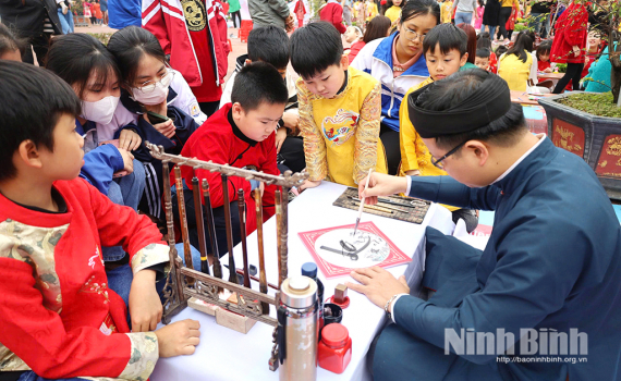 N&eacute;t đẹp xin chữ đầu năm mới