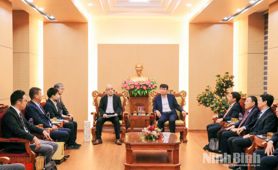 Đồng ch&iacute; Chủ tịch UBND tỉnh Trần Huy Tuấn tiếp c&aacute;c doanh nghiệp, nh&agrave; đầu tư Nhật Bản
