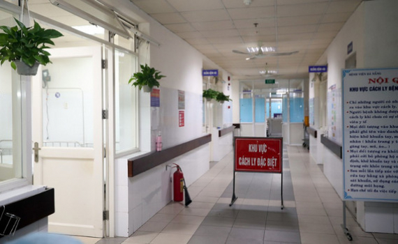 Bộ Y tế: C&oacute; 1.596 trường hợp nghi ngờ mắc Covid-19 được c&aacute;ch ly, theo d&otilde;i
