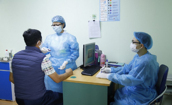 C&aacute;n bộ y tế kh&ocirc;ng đi xa, đi du lịch trong thời gian dịch Covid-19