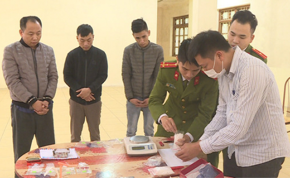 C&ocirc;ng an TP Ninh B&igrave;nh bắt giữ đối tượng mua b&aacute;n tr&aacute;i ph&eacute;p chất ma t&uacute;y