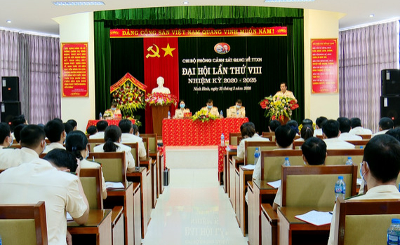Đại hội Chi bộ ph&ograve;ng Cảnh s&aacute;t QLHC về TTXH (C&ocirc;ng an tỉnh)