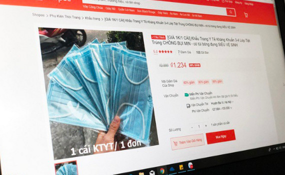 Loạn gi&aacute; khẩu trang, dung dịch rửa tay tr&ecirc;n c&aacute;c gian h&agrave;ng điện tử