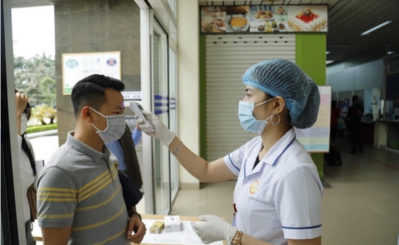Người thứ 35 mắc Covid-19 từng tiếp x&uacute;c với du kh&aacute;ch Anh ở Đ&agrave; Nẵng
