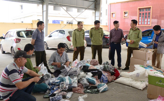 Ninh B&igrave;nh: Ti&ecirc;u hủy h&agrave;ng h&oacute;a vi phạm h&agrave;nh ch&iacute;nh
