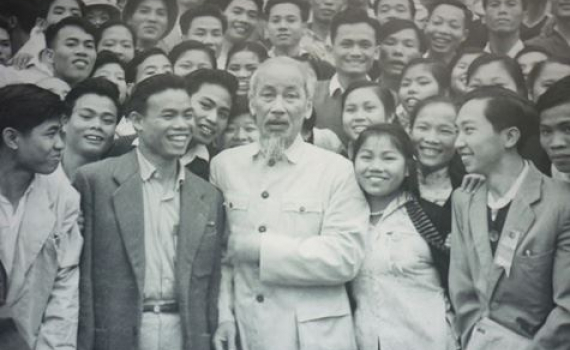 Thời gian qu&yacute; b&aacute;u lắm
