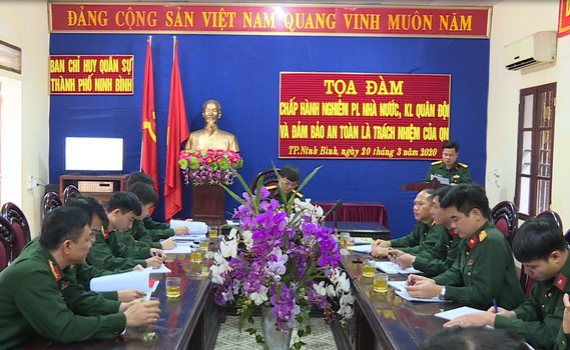 Tọa đ&agrave;m chấp h&agrave;nh nghi&ecirc;m ph&aacute;p luật Nh&agrave; nước, kỷ luật Qu&acirc;n đội